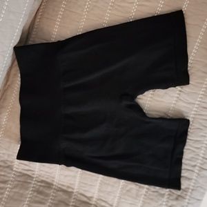 Women's sculpted butt scrunch shorta
